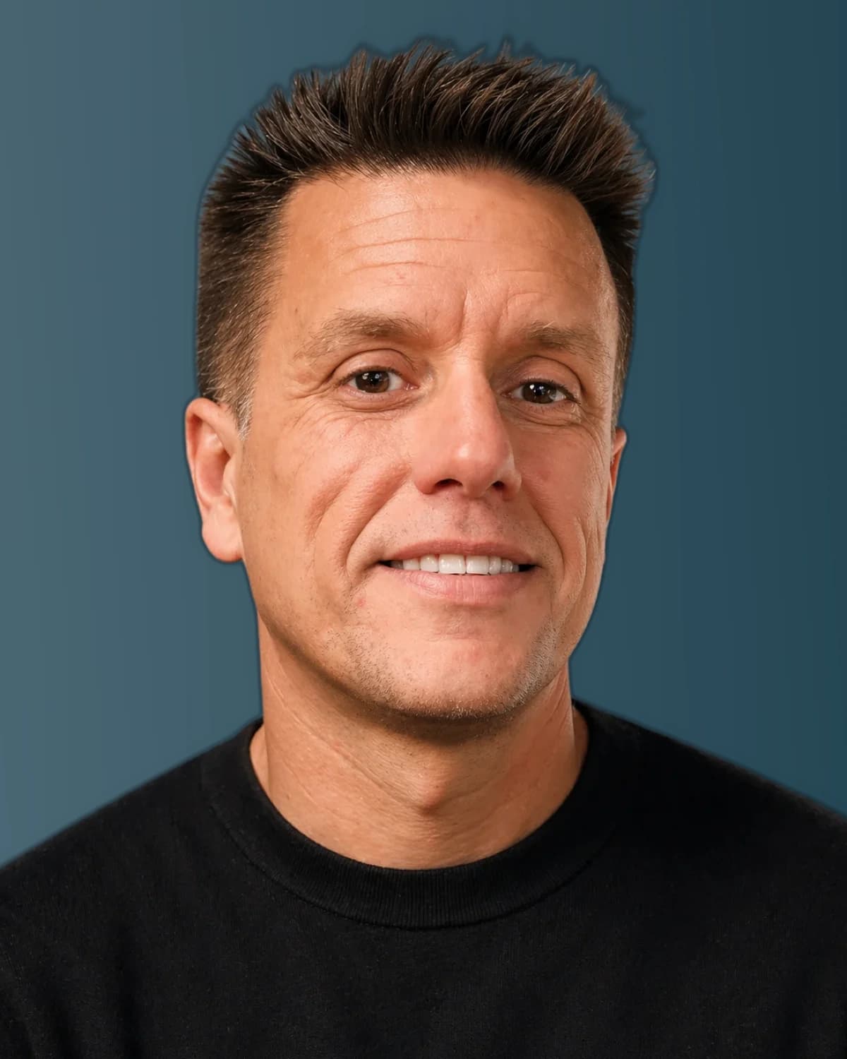 Portrait of Zach Lendon, Co-Founder and CTO of PRAXSO.